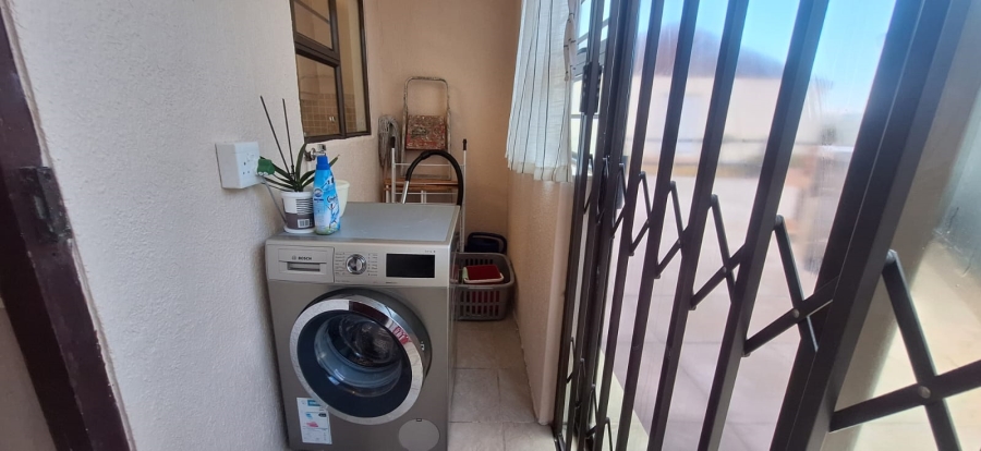 To Let 2 Bedroom Property for Rent in Fish Hoek Western Cape